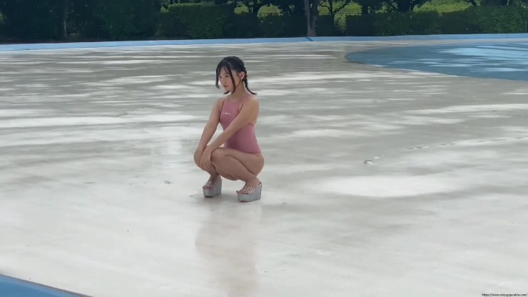 Ayana Nishinaga Swimsuit LEOHEX in pool photo session75