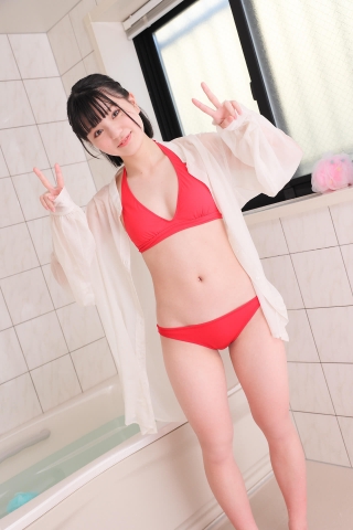 Hinako Tamaki Red Halter Bikini00