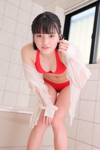 Hinako Tamaki Red Halter Bikini04