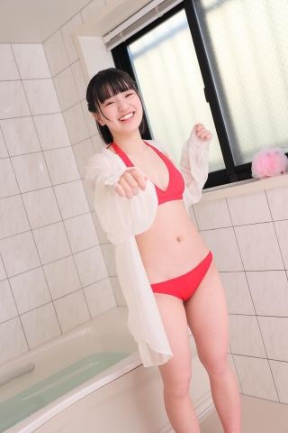 Hinako Tamaki Red Halter Bikini01