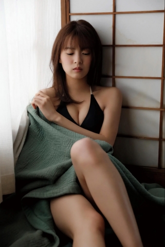 Yume Shinjo black swimsuit bikini00
