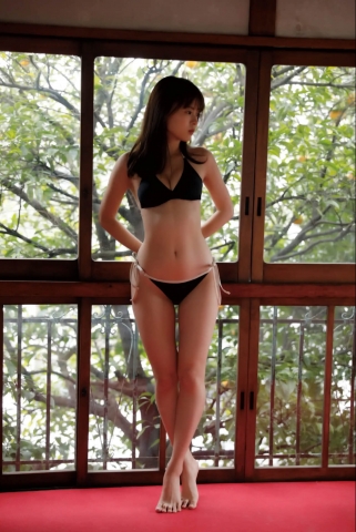 Yume Shinjo black swimsuit bikini04