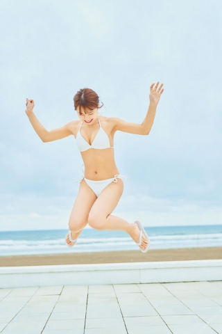 Amisa Miyazaki White Swimsuit Bikini012