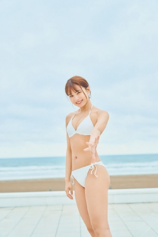 Amisa Miyazaki White Swimsuit Bikini006