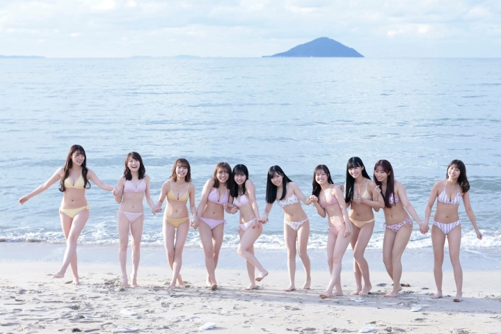 HKT48 10 members in swimsuits002