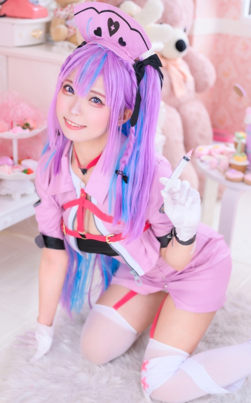 過激に脱いじゃうコスプレイヤーの抜けるオナニー向け画像 05