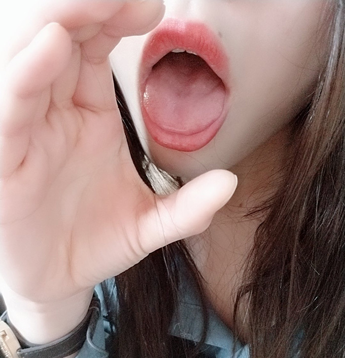 舌 エロ画像 15
