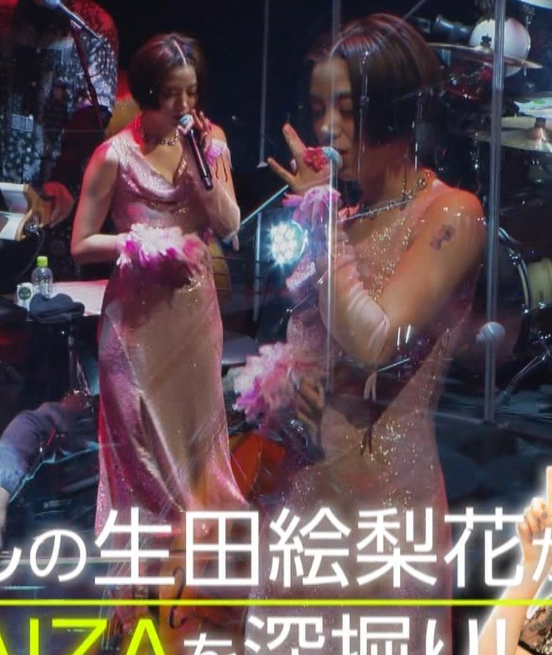 池田エライザ　おっぱいエロいセクシードレスキャプ・エロ画像５