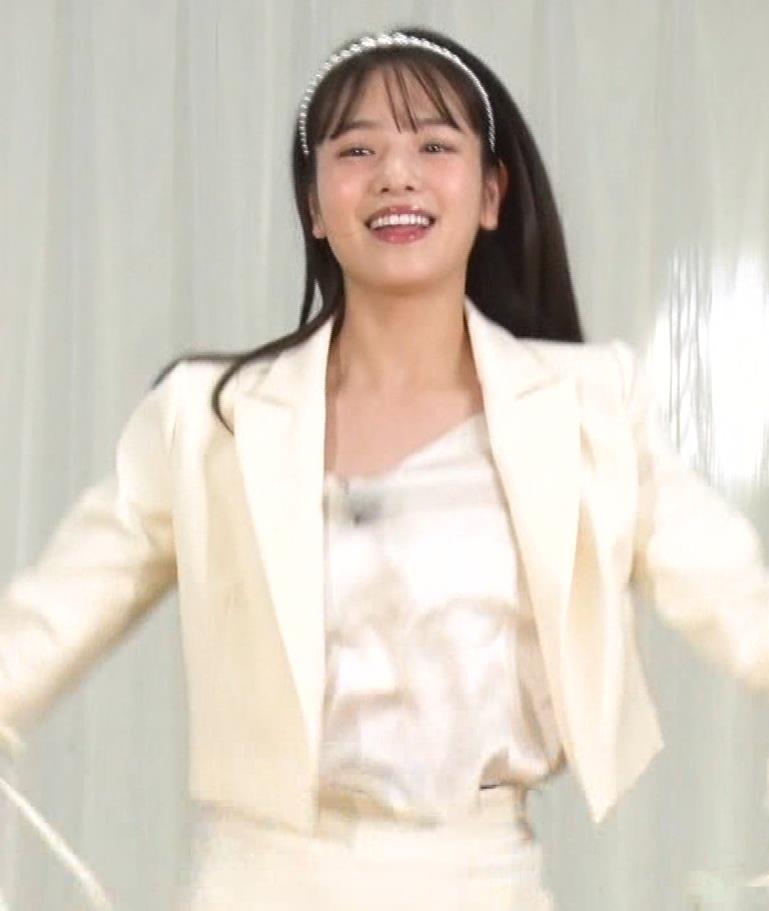 横田真悠　自前のミニスカートでエロいダンスを踊るキャプ・エロ画像１２