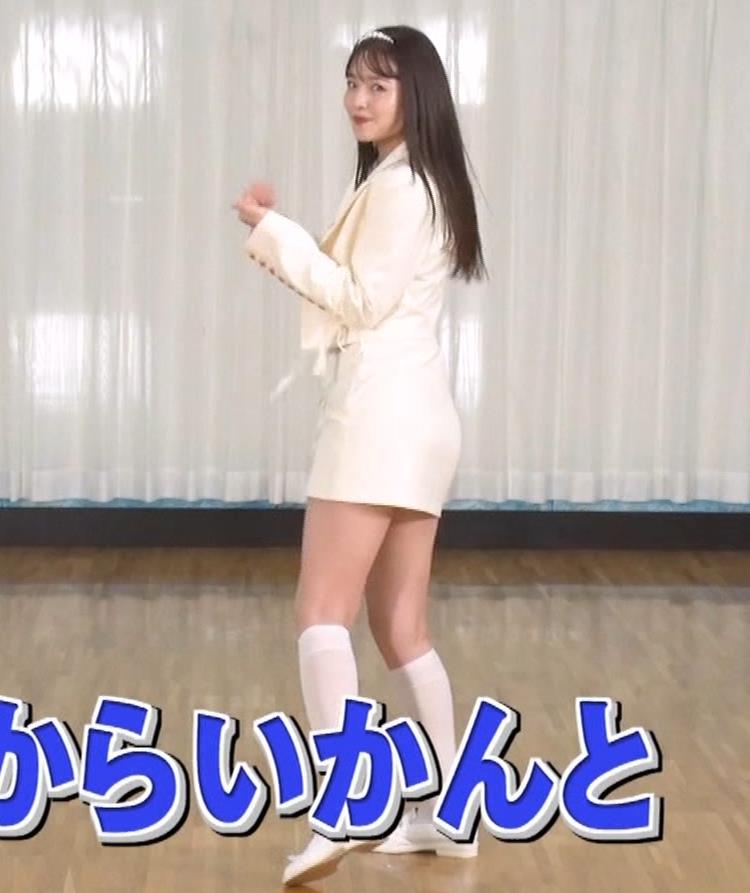 横田真悠　自前のミニスカートでエロいダンスを踊るキャプ・エロ画像１７